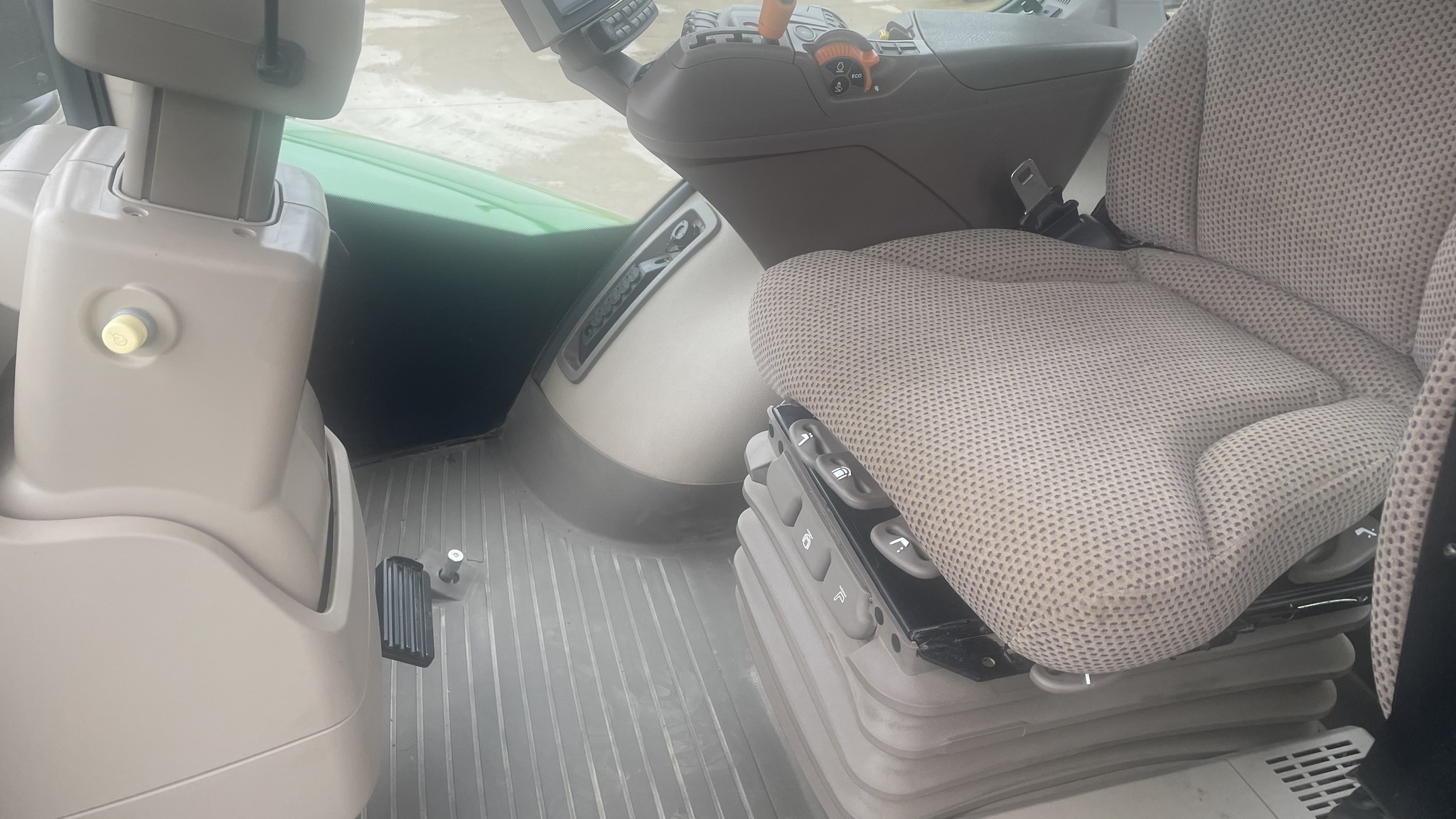 2018 John Deere 9420R Image 13