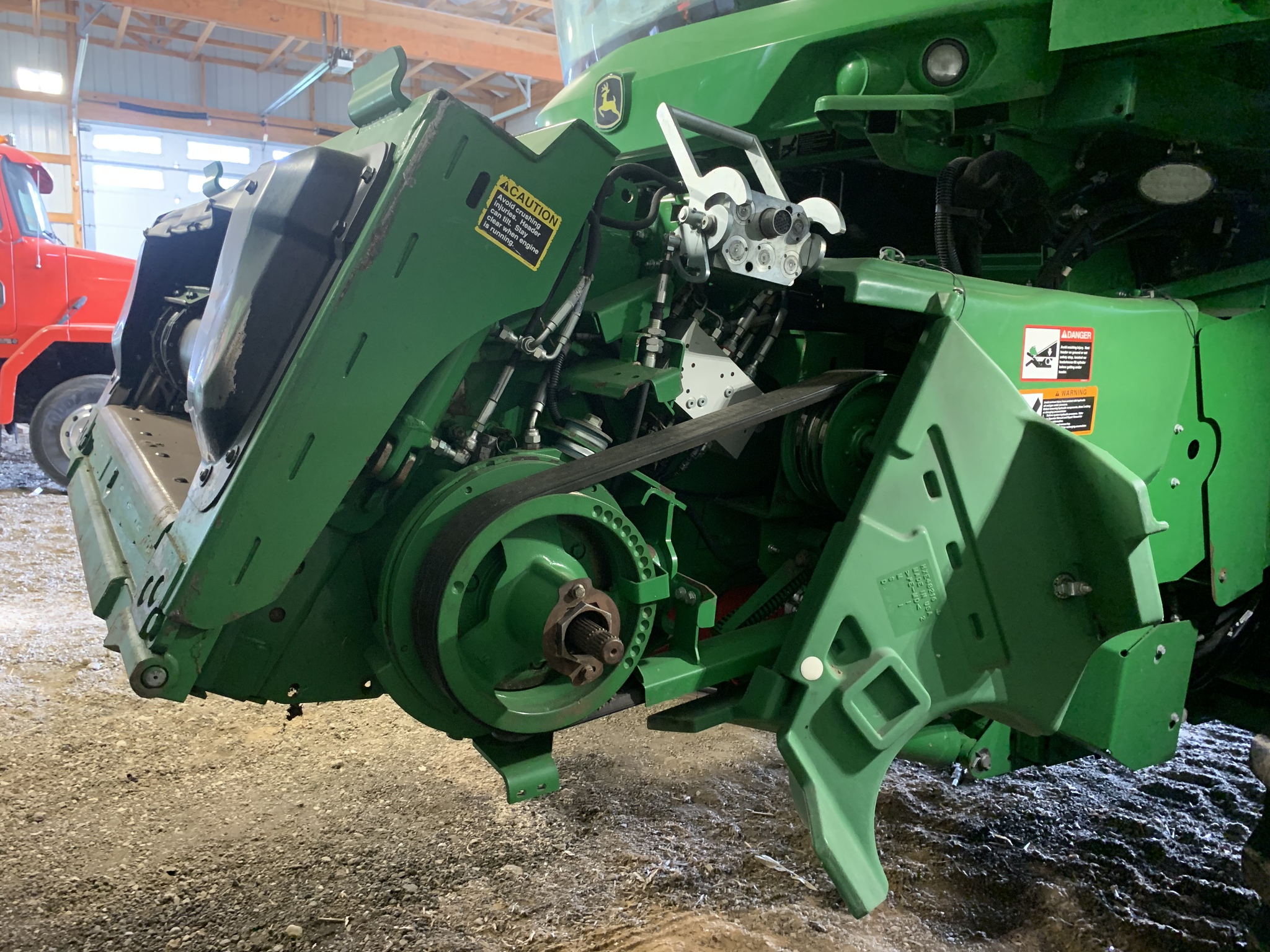 2017 John Deere S680 Image 8