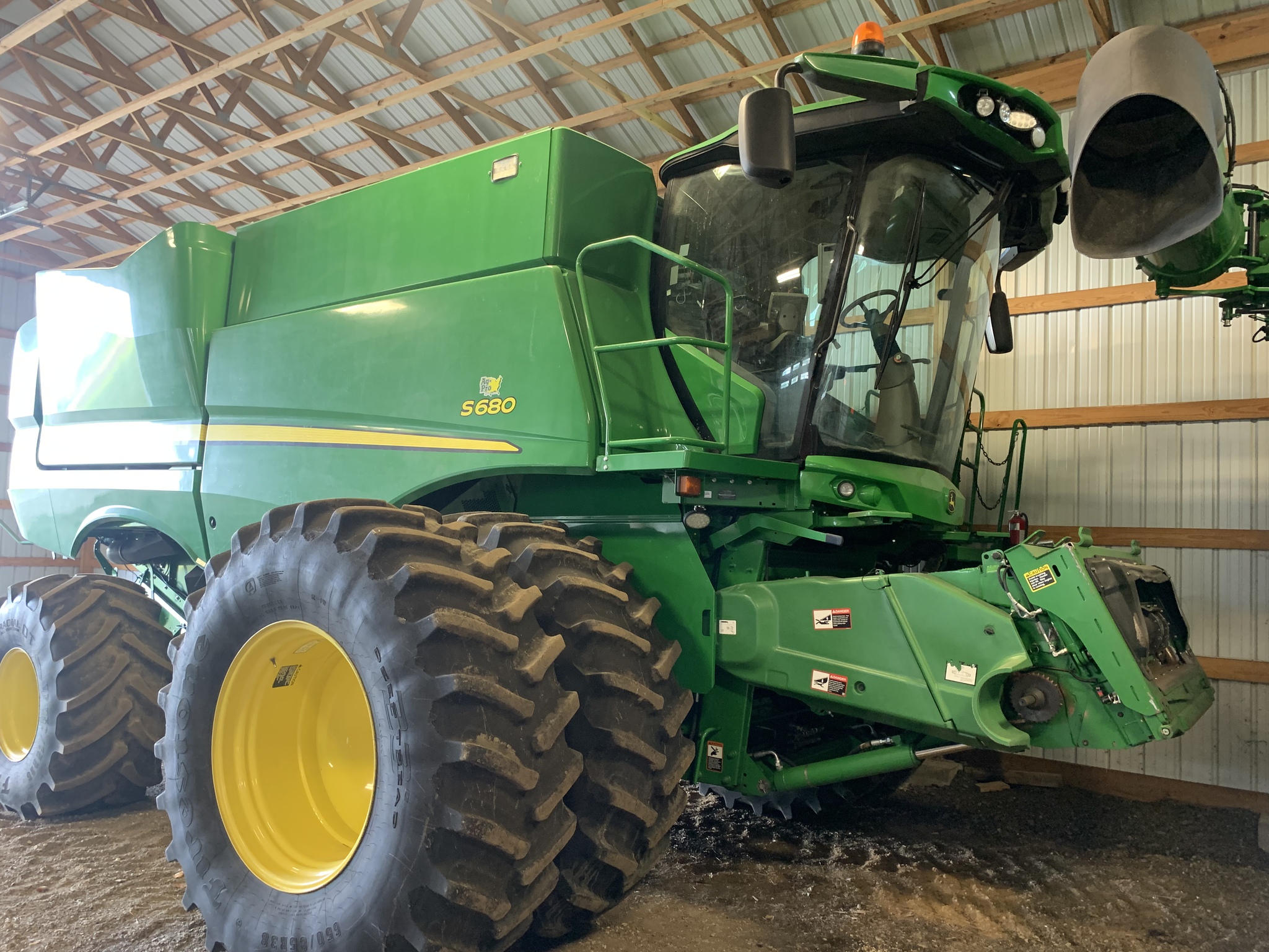 2017 John Deere S680 Image 1