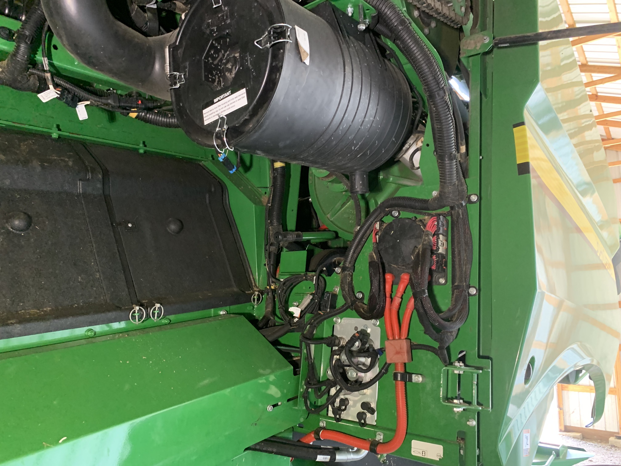 2017 John Deere S680 Image 7