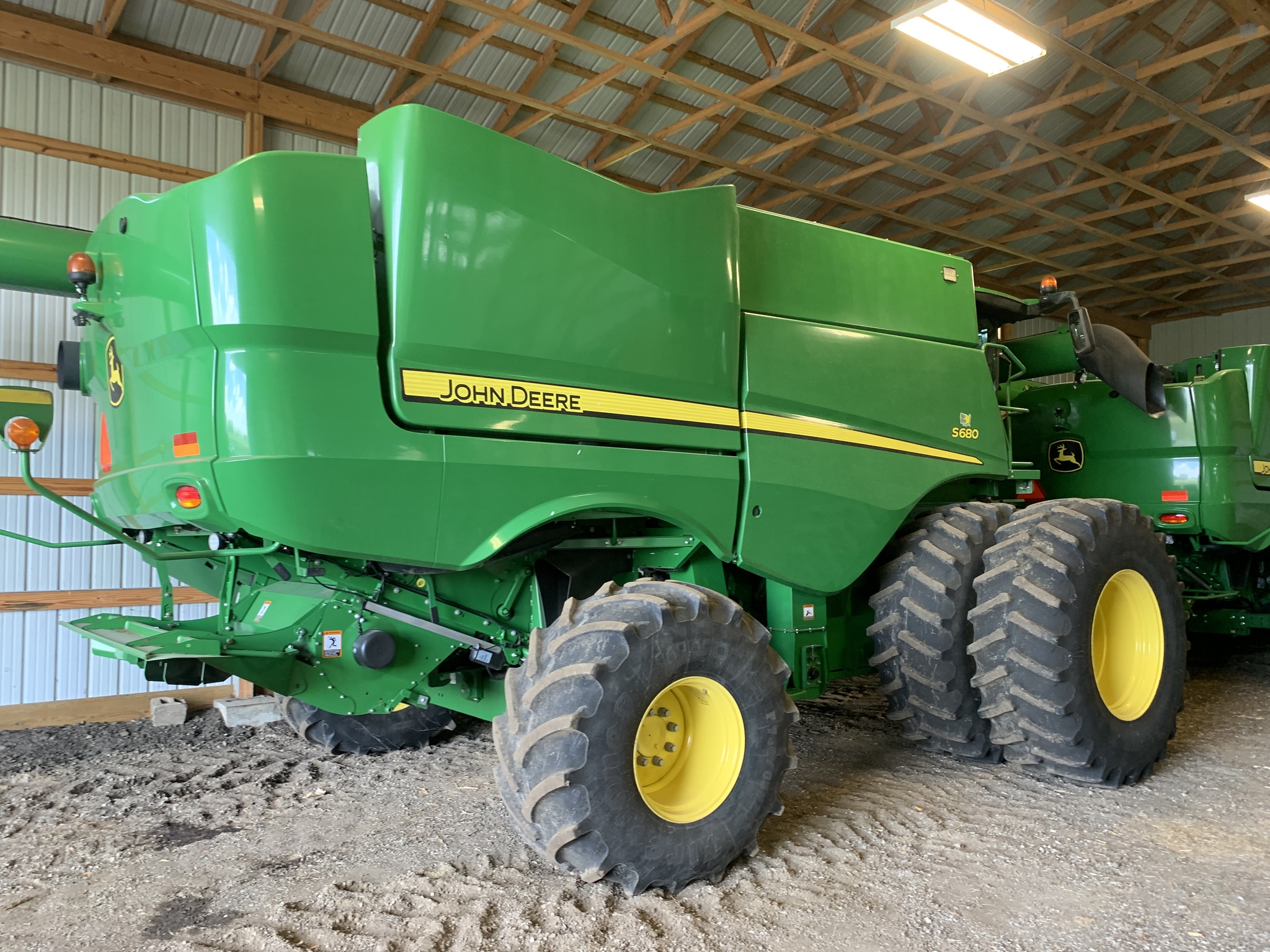 2017 John Deere S680 Image 3