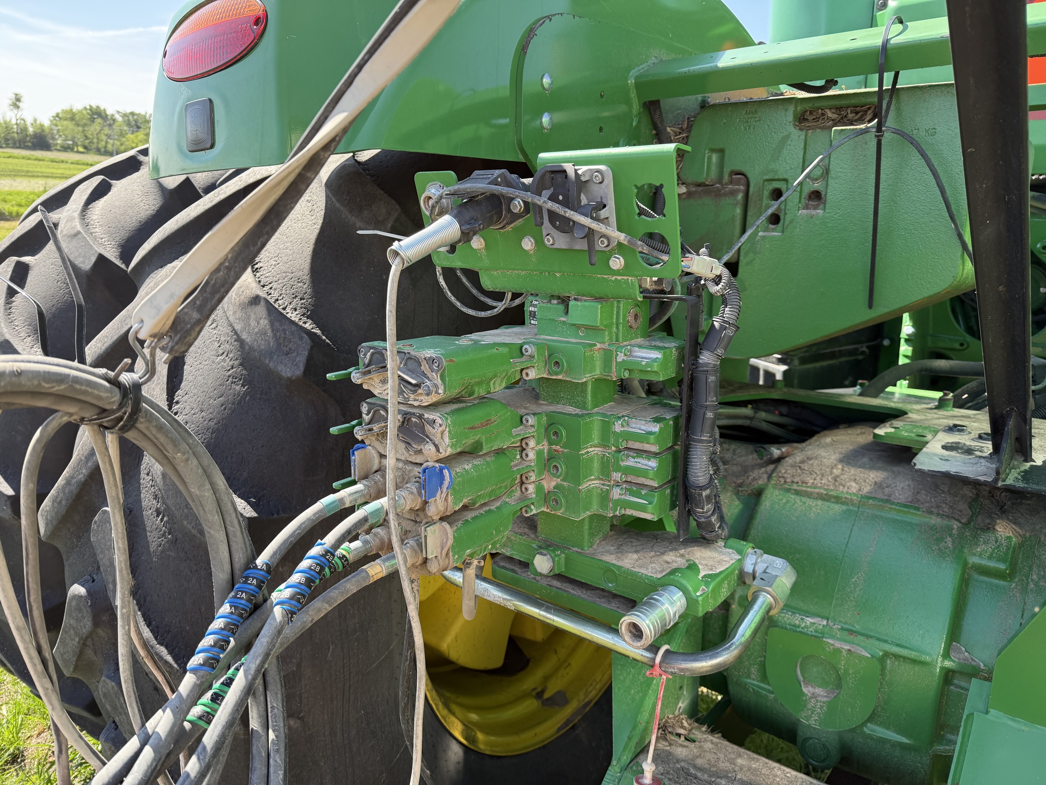 2013 John Deere 9410R Image 25