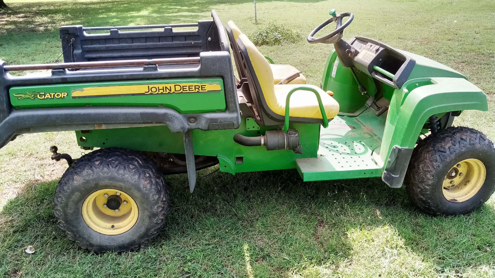 2013 John Deere TX 4X2 Image 5