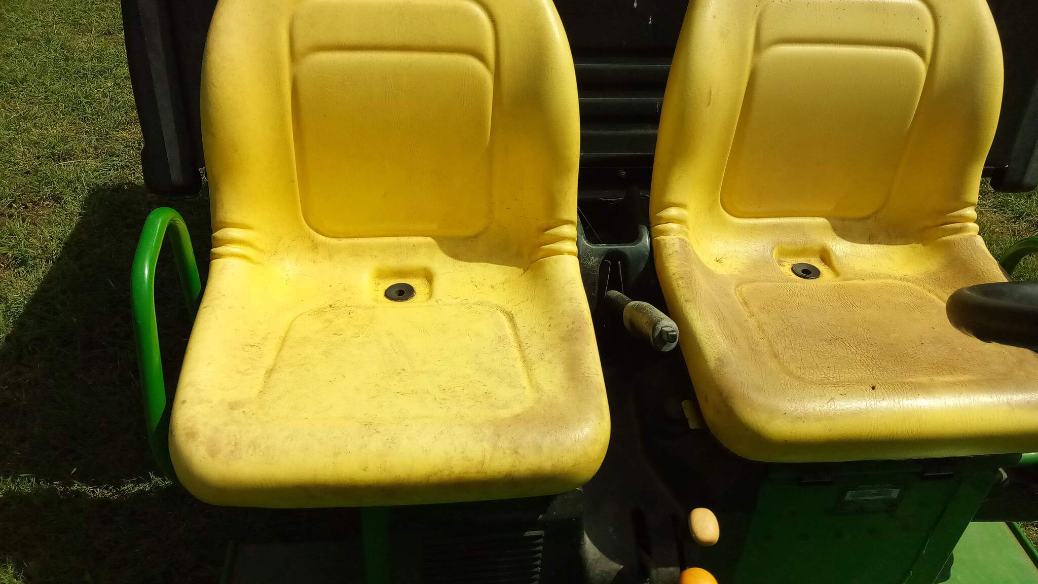2013 John Deere TX 4X2 Image 9