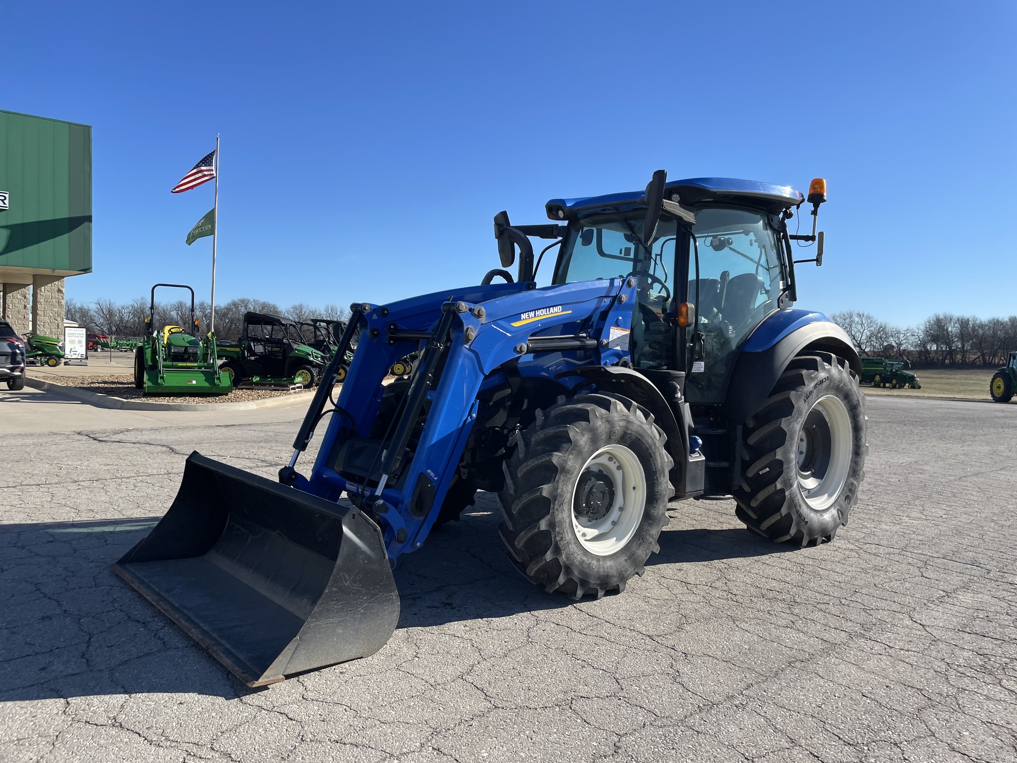  2023 New Holland T5.140 DCT at Heritage Tractor in Baldwin City, KS