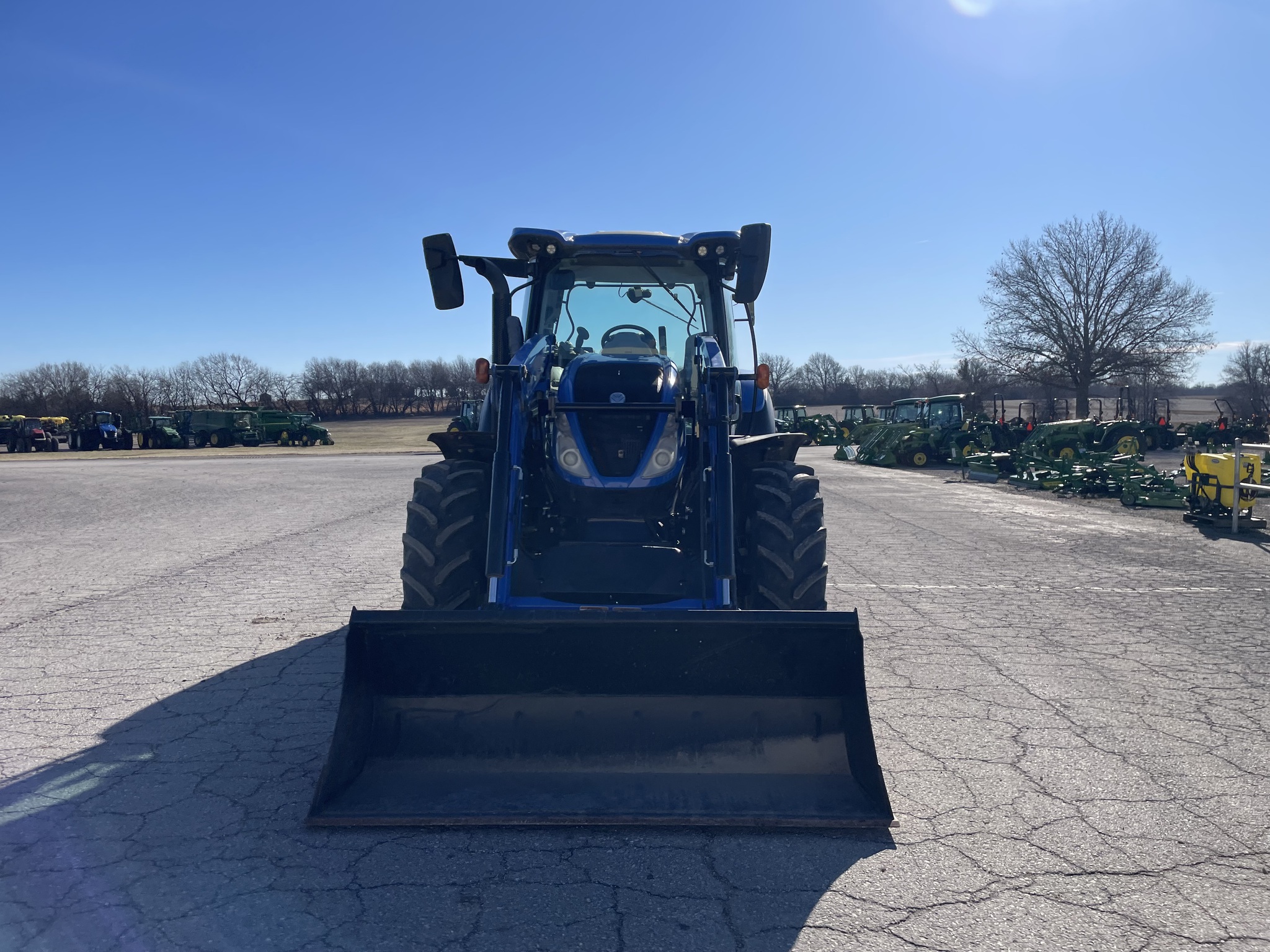 2023 New Holland T5.140 DCT at Heritage Tractor in Baldwin City, KS