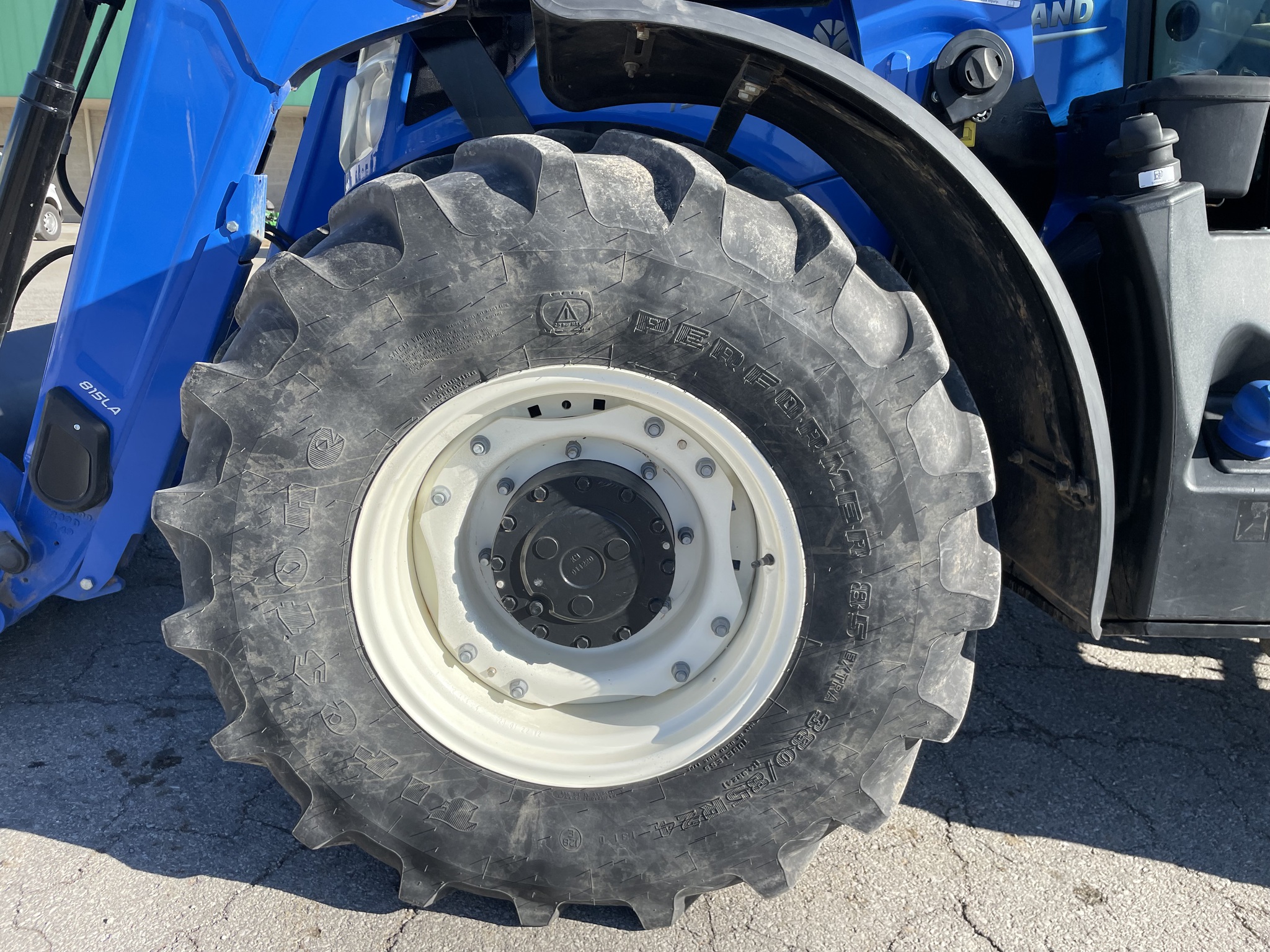  2023 New Holland T5.140 DCT at Heritage Tractor in Baldwin City, KS