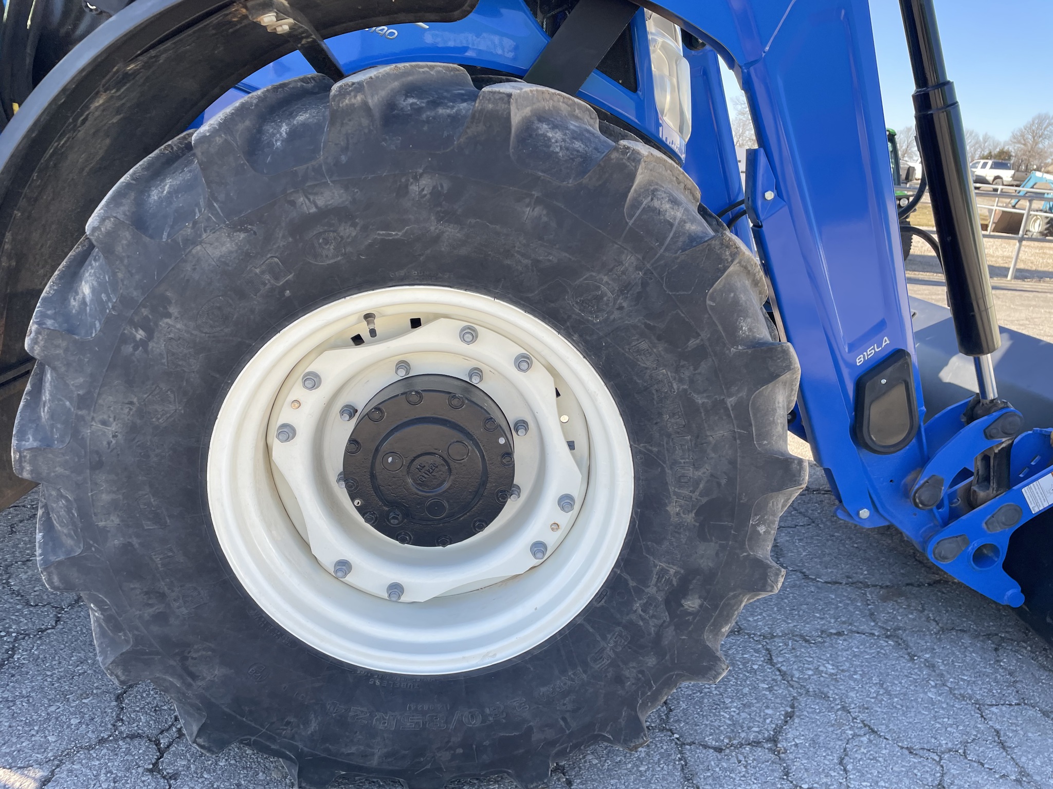  2023 New Holland T5.140 DCT at Heritage Tractor in Baldwin City, KS