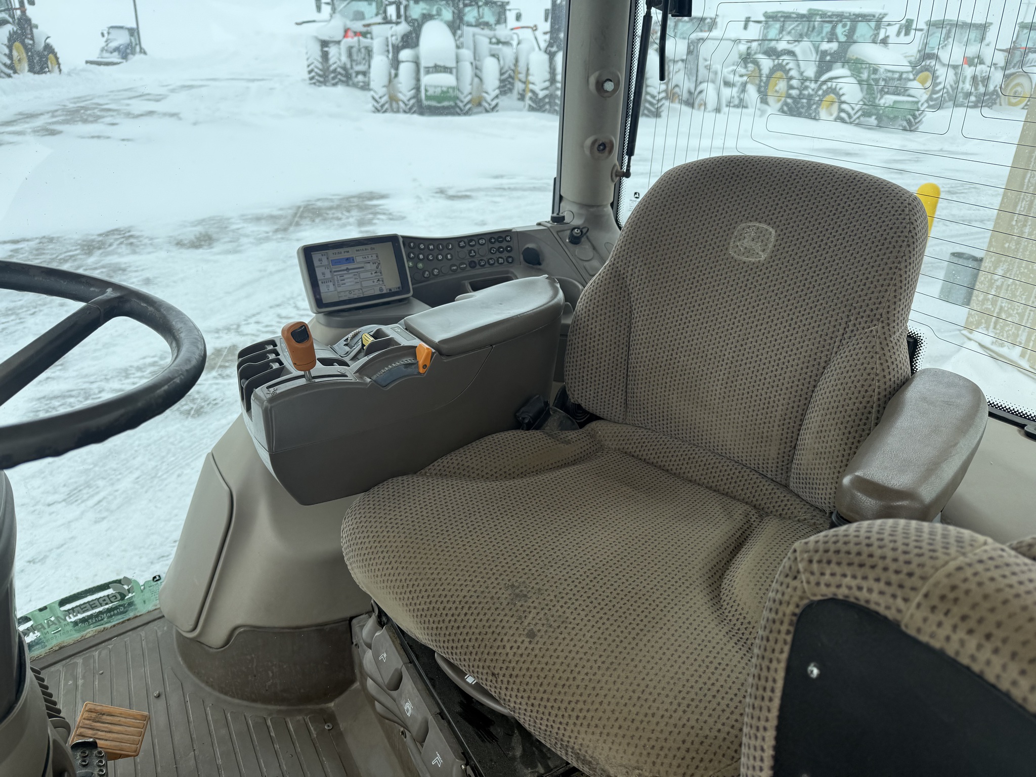 2013 John Deere 6150R Image 9