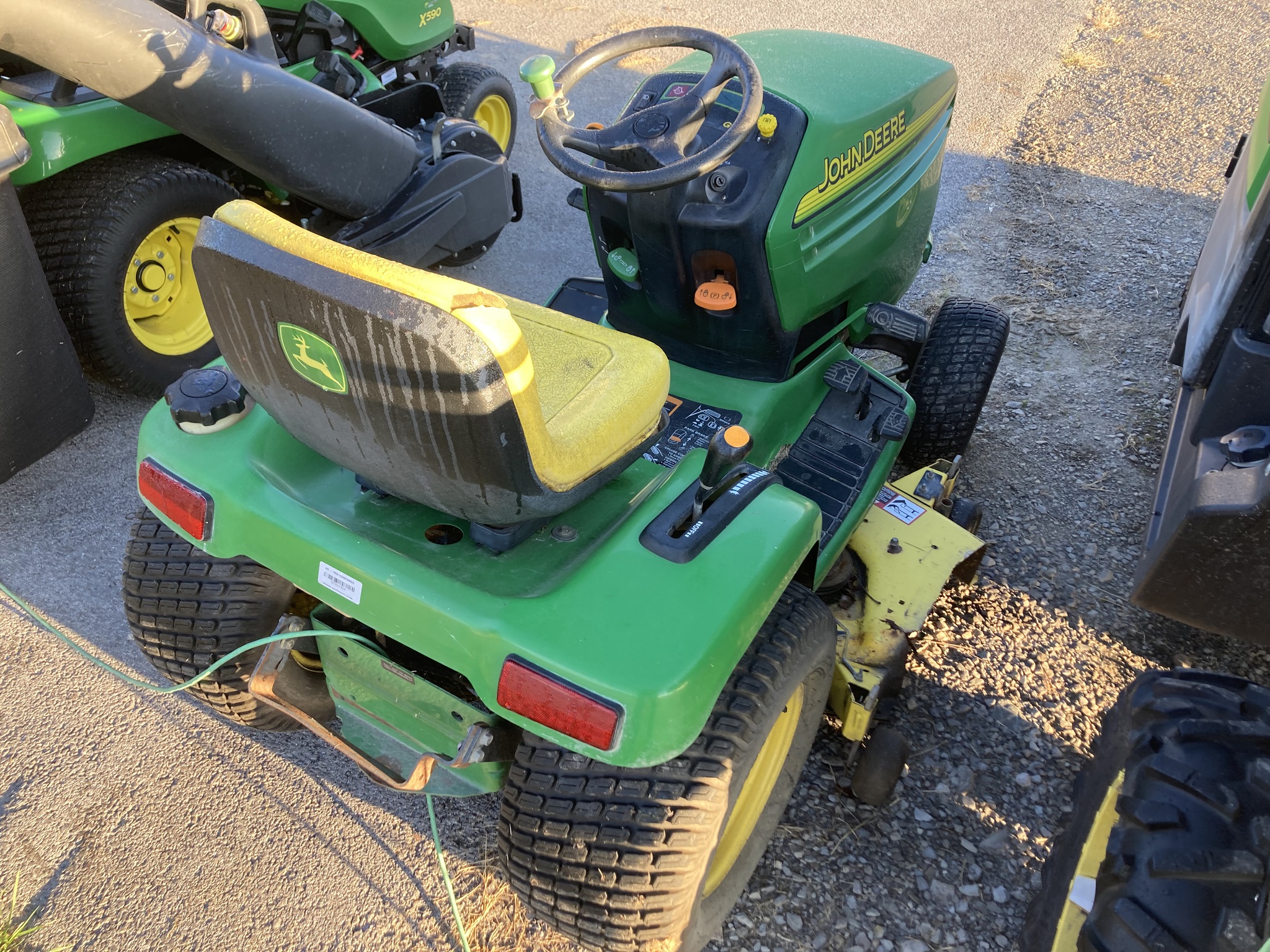 2004 John Deere GT235 Image 5