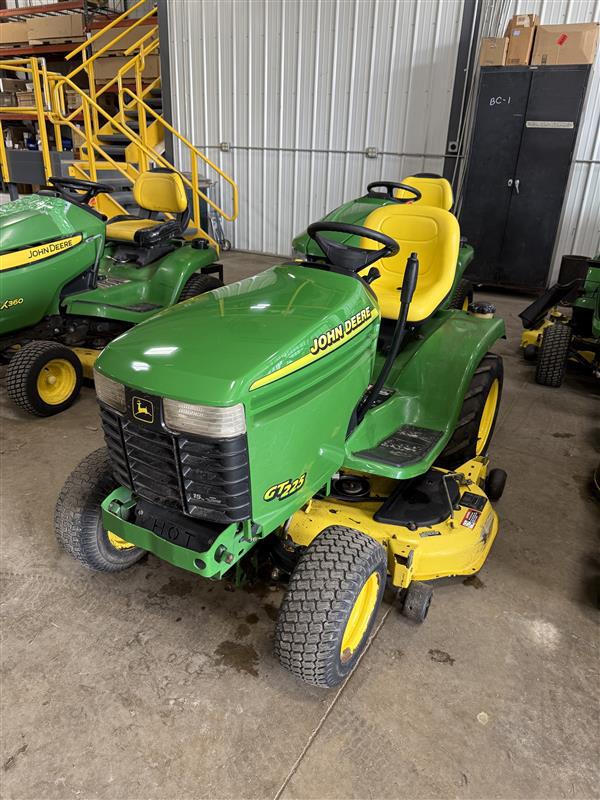 2000 John Deere GT225 Image 1