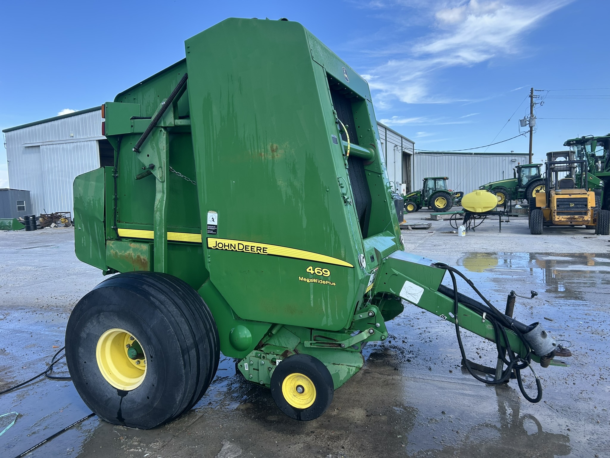 2015 John Deere 469 Image 5