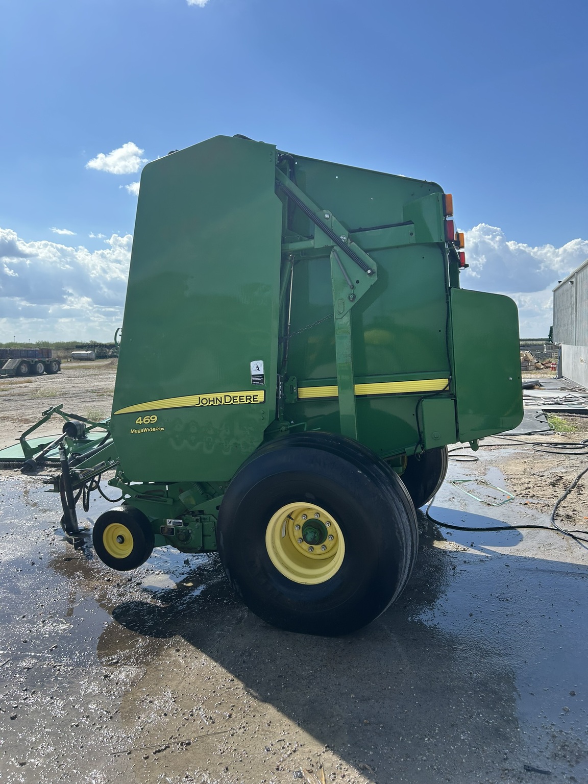 2015 John Deere 469 Image 4