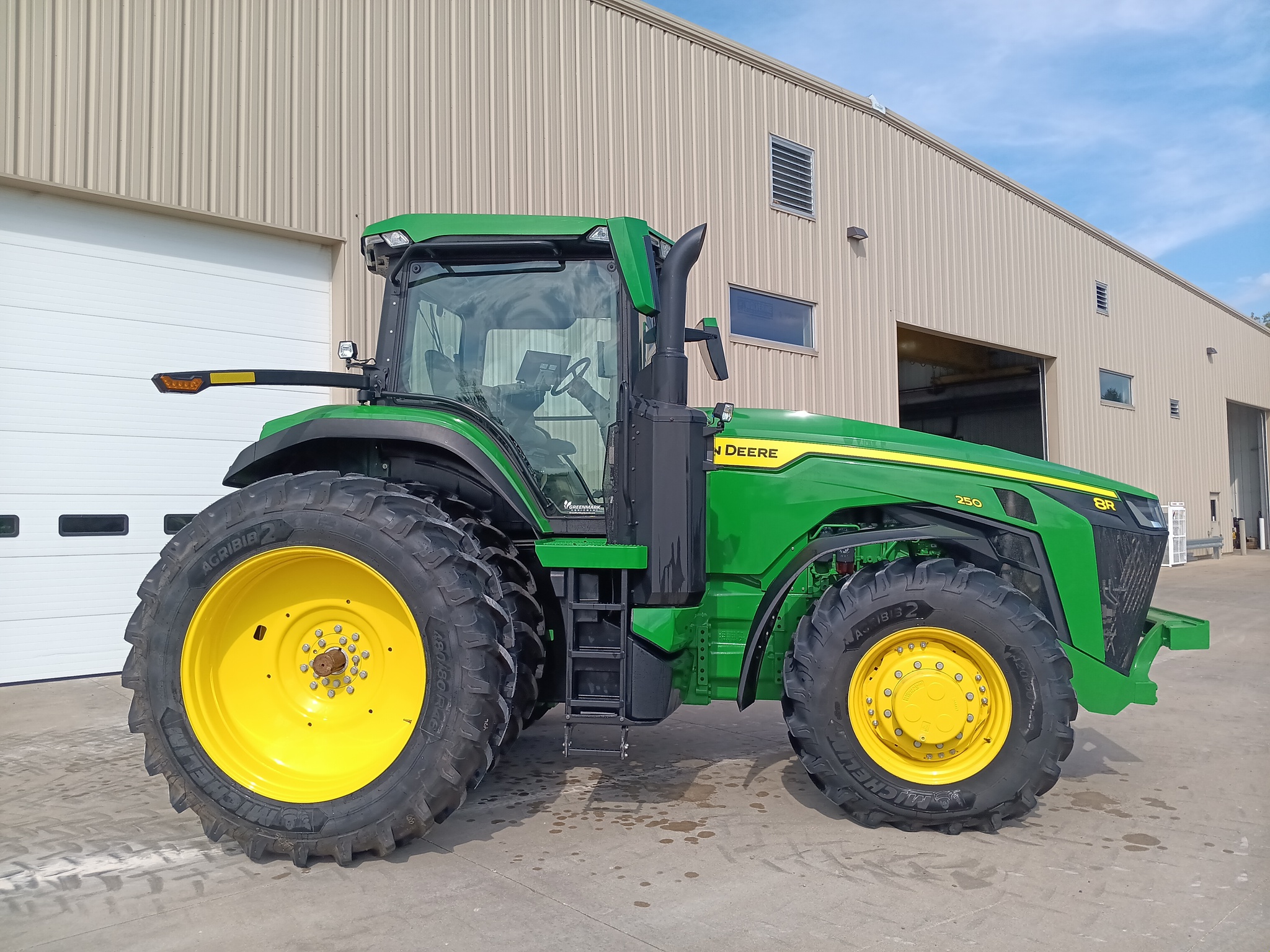 2024 John Deere 8R 250 Image 3
