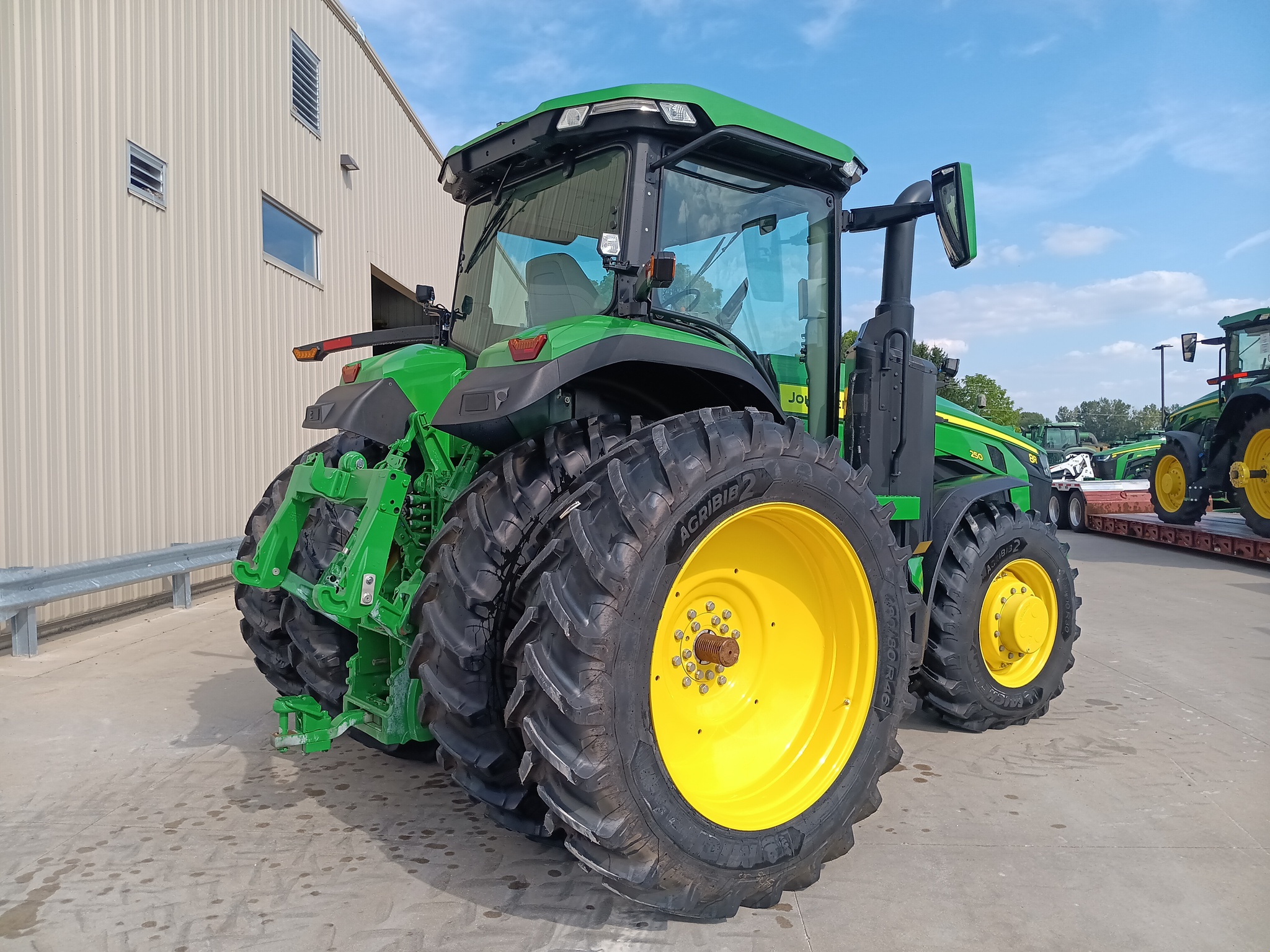 2024 John Deere 8R 250 Image 4