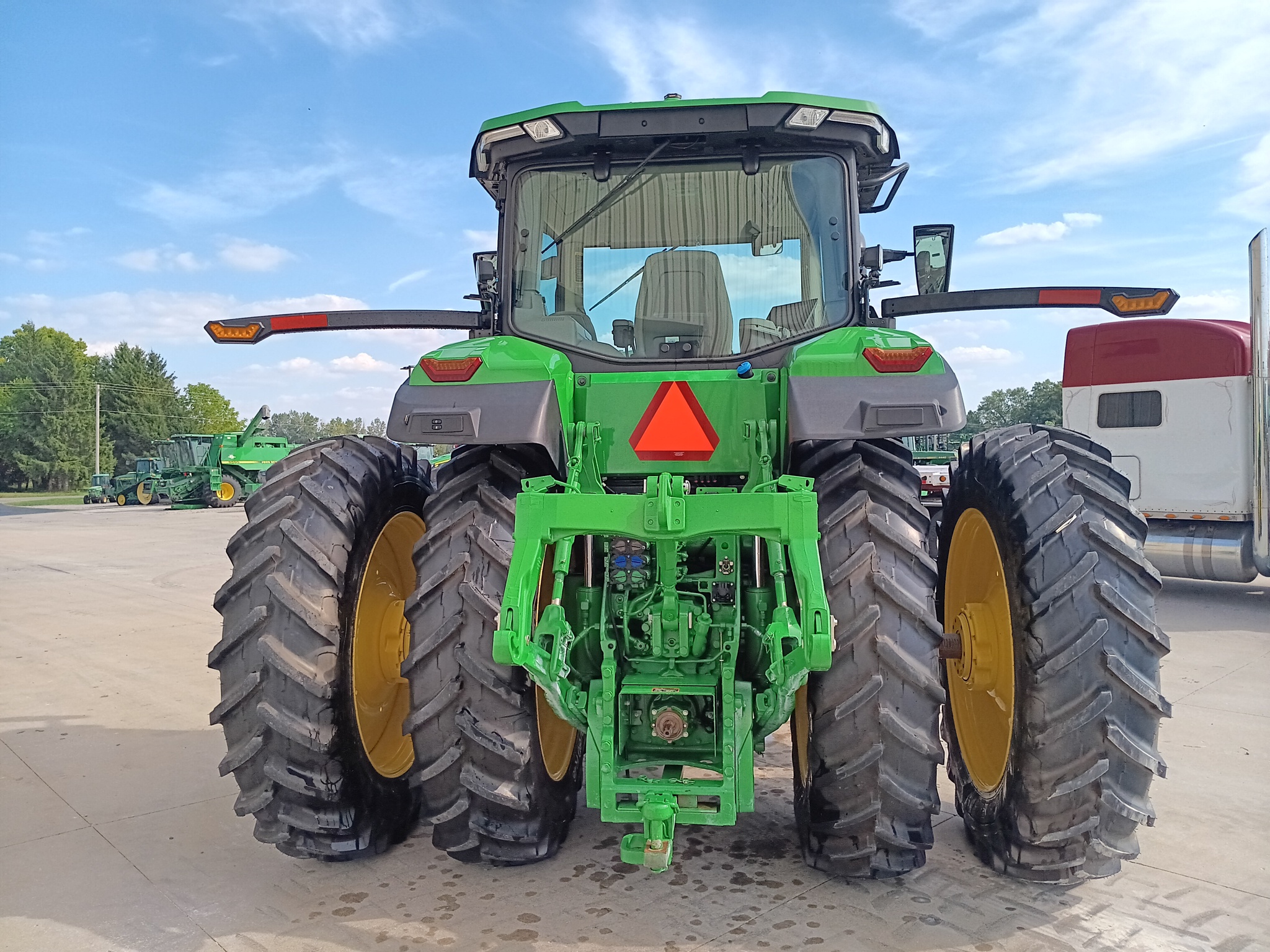 2024 John Deere 8R 250 Image 5