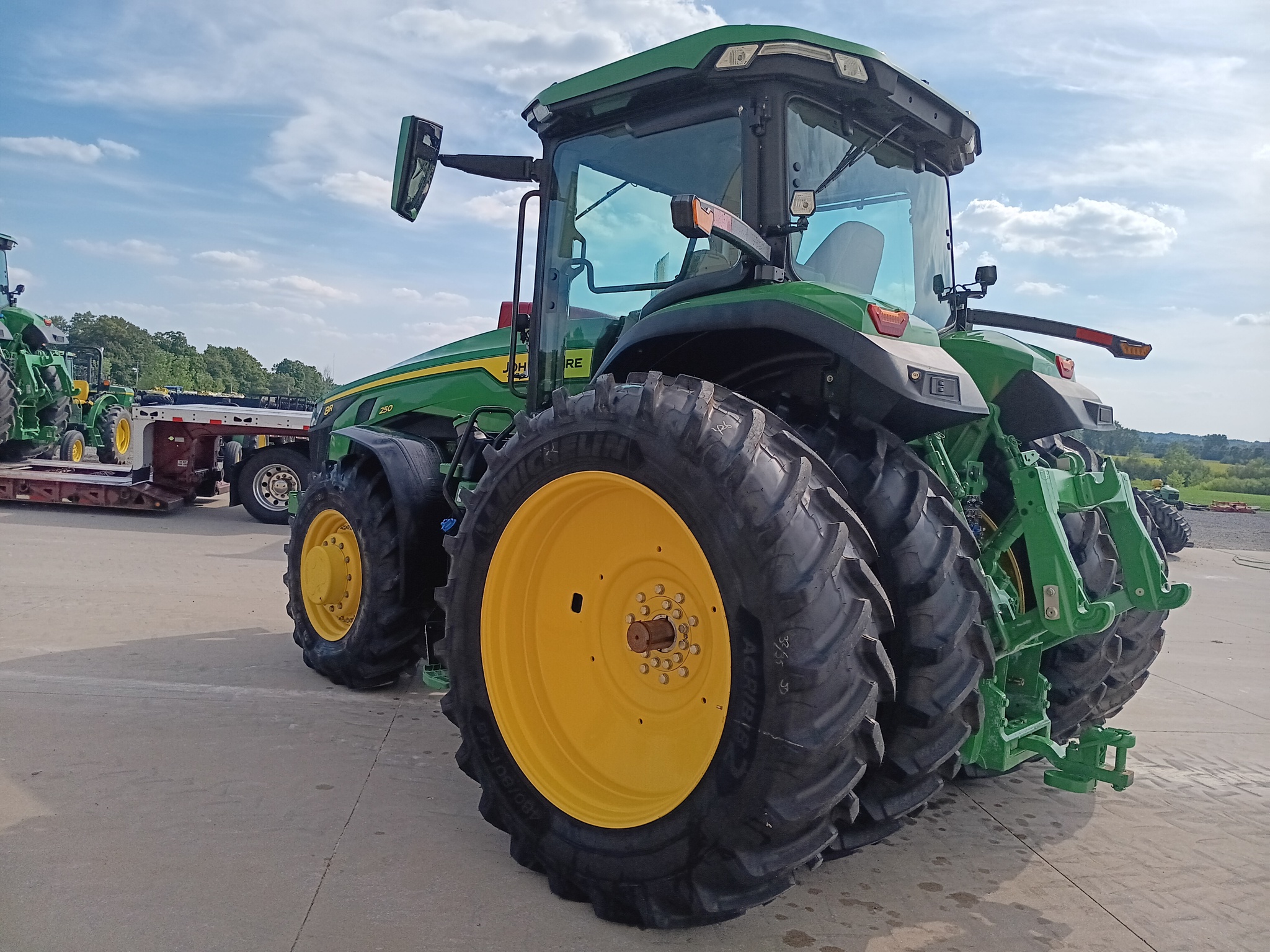 2024 John Deere 8R 250 Image 6
