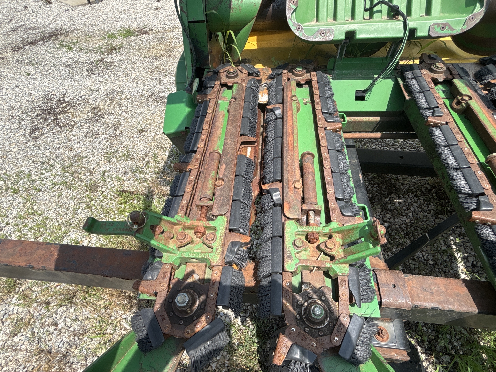 Used 2006 John Deere 893 Corn and Row Crop headers at Koenig Equipment in Anna, OH - PhotoXL10