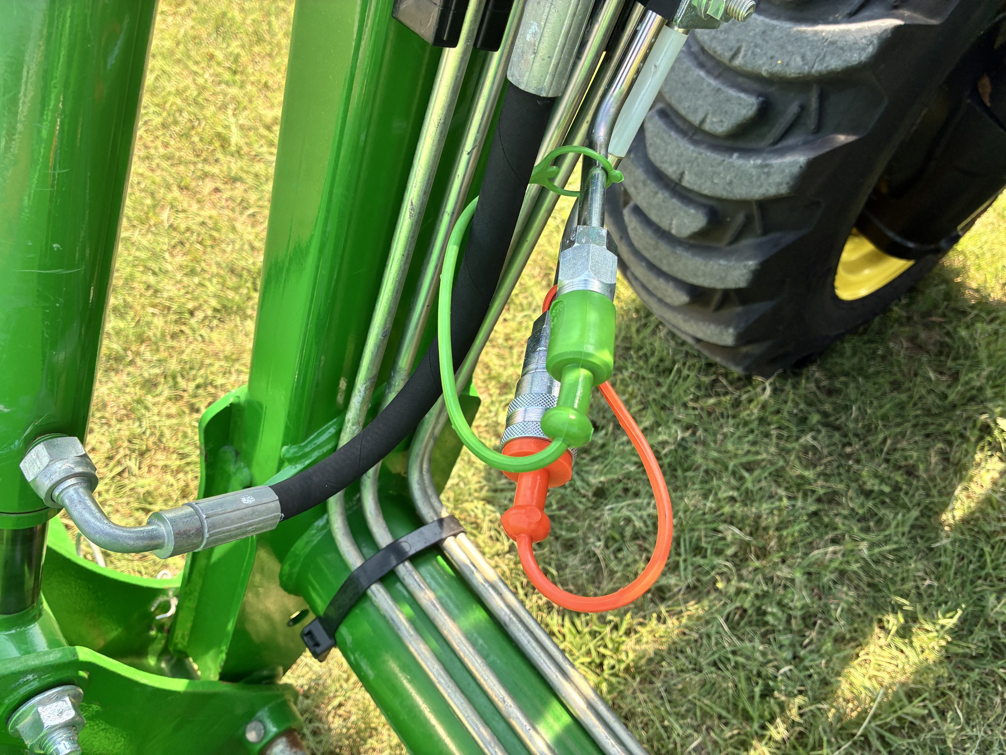 2018 John Deere 3032E Image 10