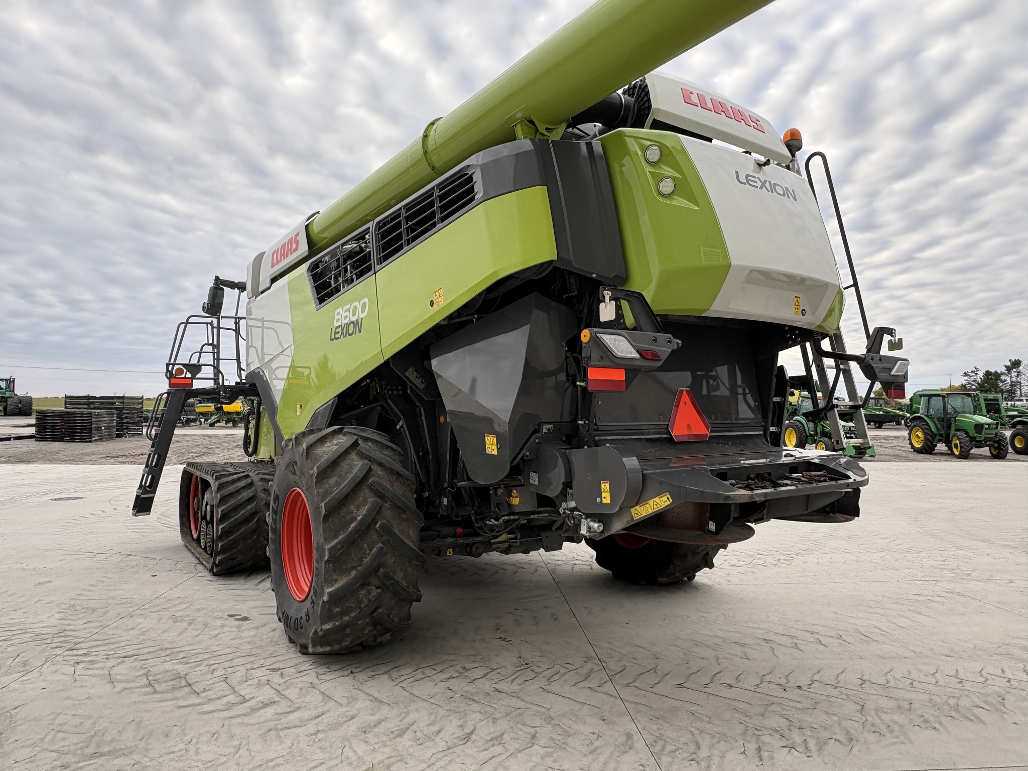 2021 Claas 8600TT Image 5