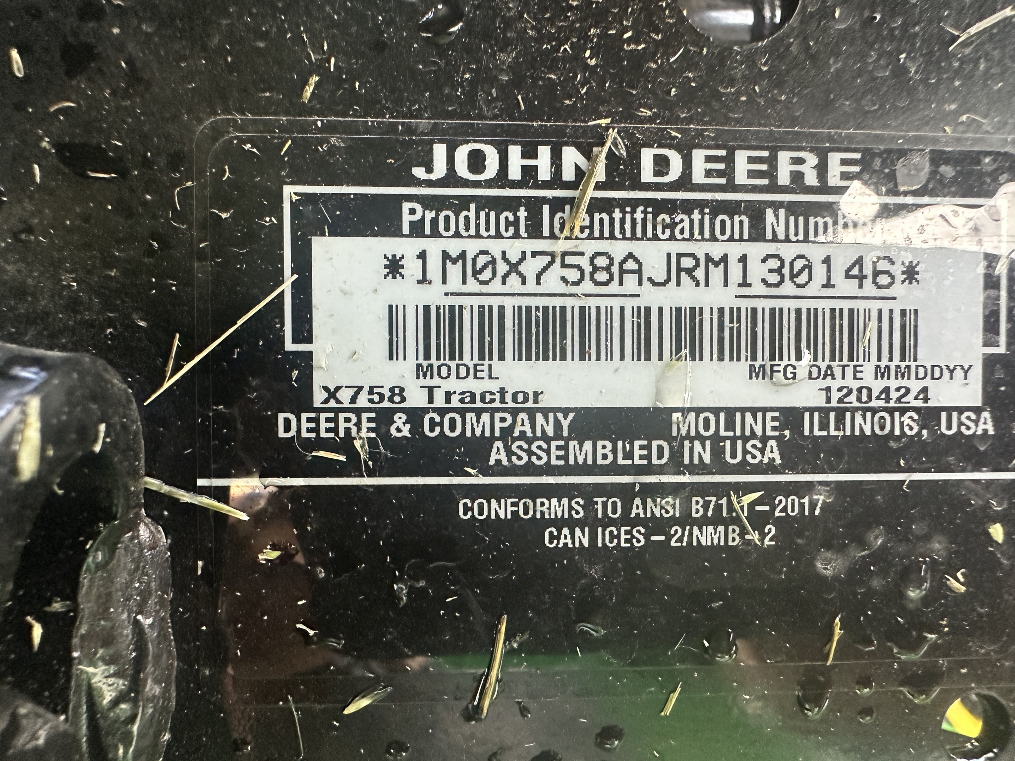 2025 John Deere X758 Image 7