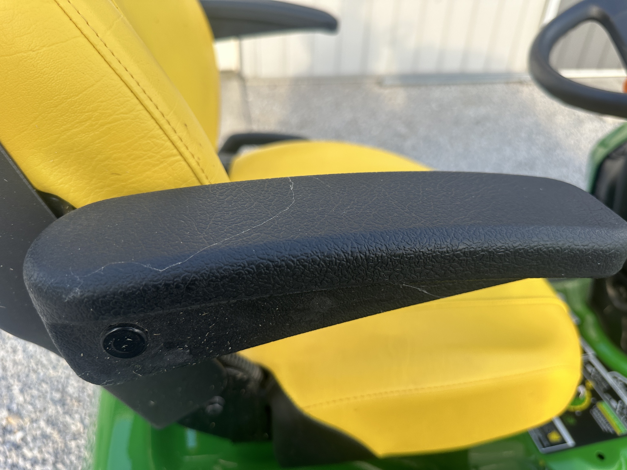 2025 John Deere X758 Image 8