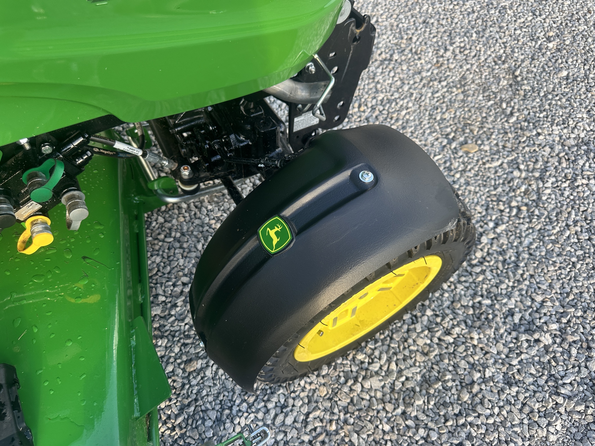 2025 John Deere X758 Image 9