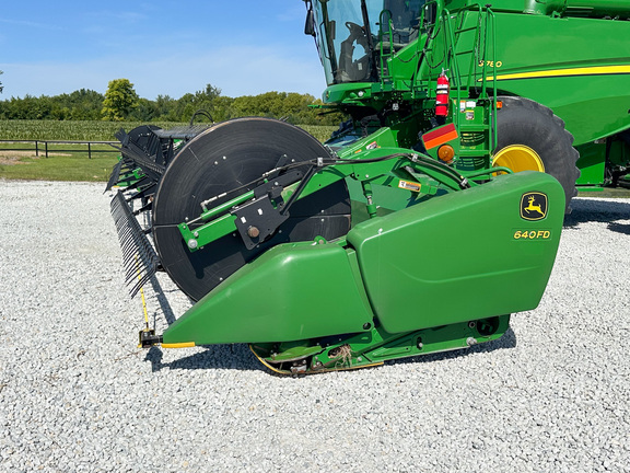 2014 John-Deere 640FD