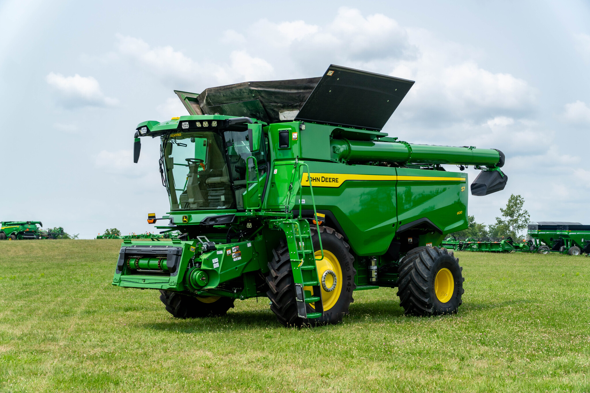 Used 2025 John Deere S7 600 Combines at Koenig Equipment in Anna, OH - PhotoXL0