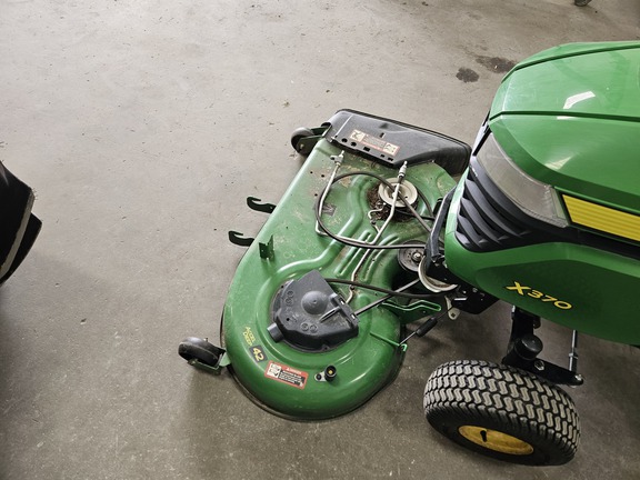 Photo of 2023 John Deere X370