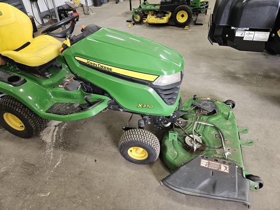 Photo of 2023 John Deere X370