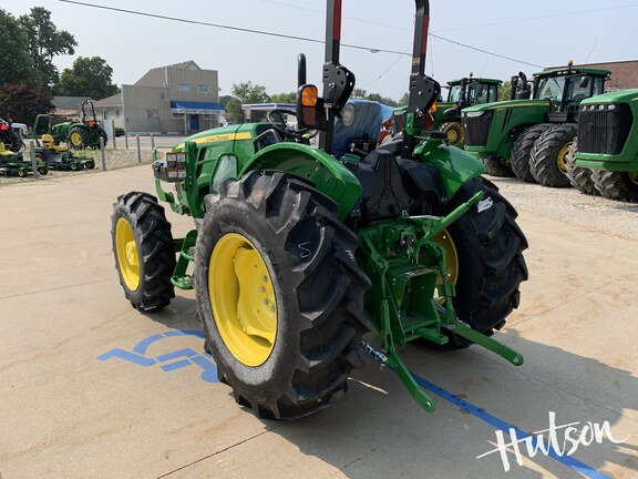 Photo of 2024 John Deere 5067E