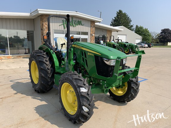 Photo of 2024 John Deere 5067E