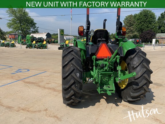 Photo of 2024 John Deere 5067E