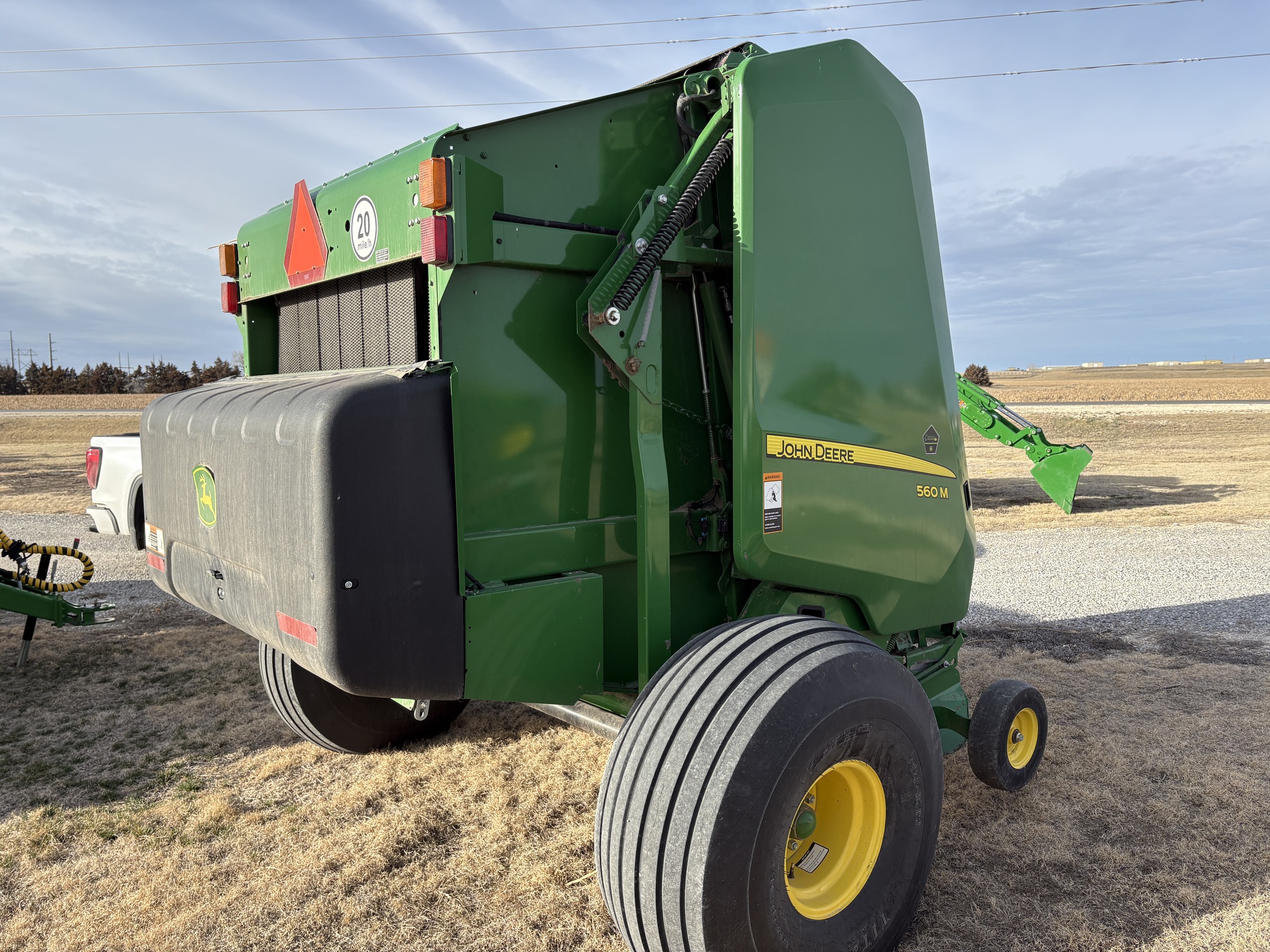 2022 John Deere 560M Image 3