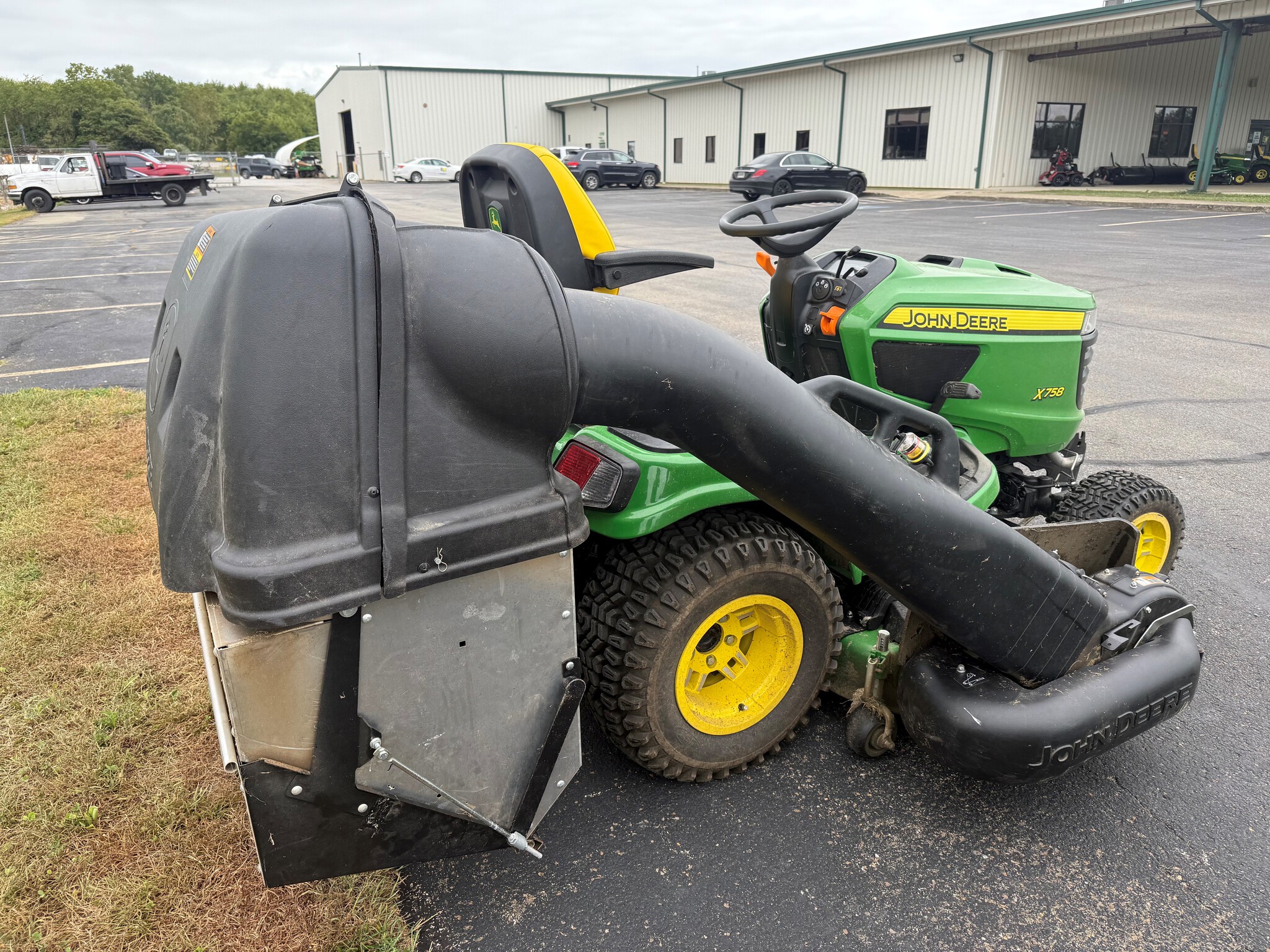 John Deere X758 Image 4