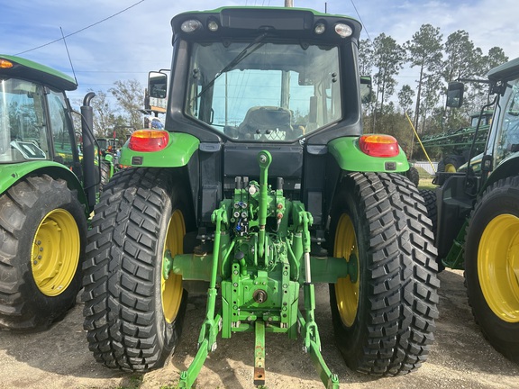 2022 John Deere 6120M Photo 2