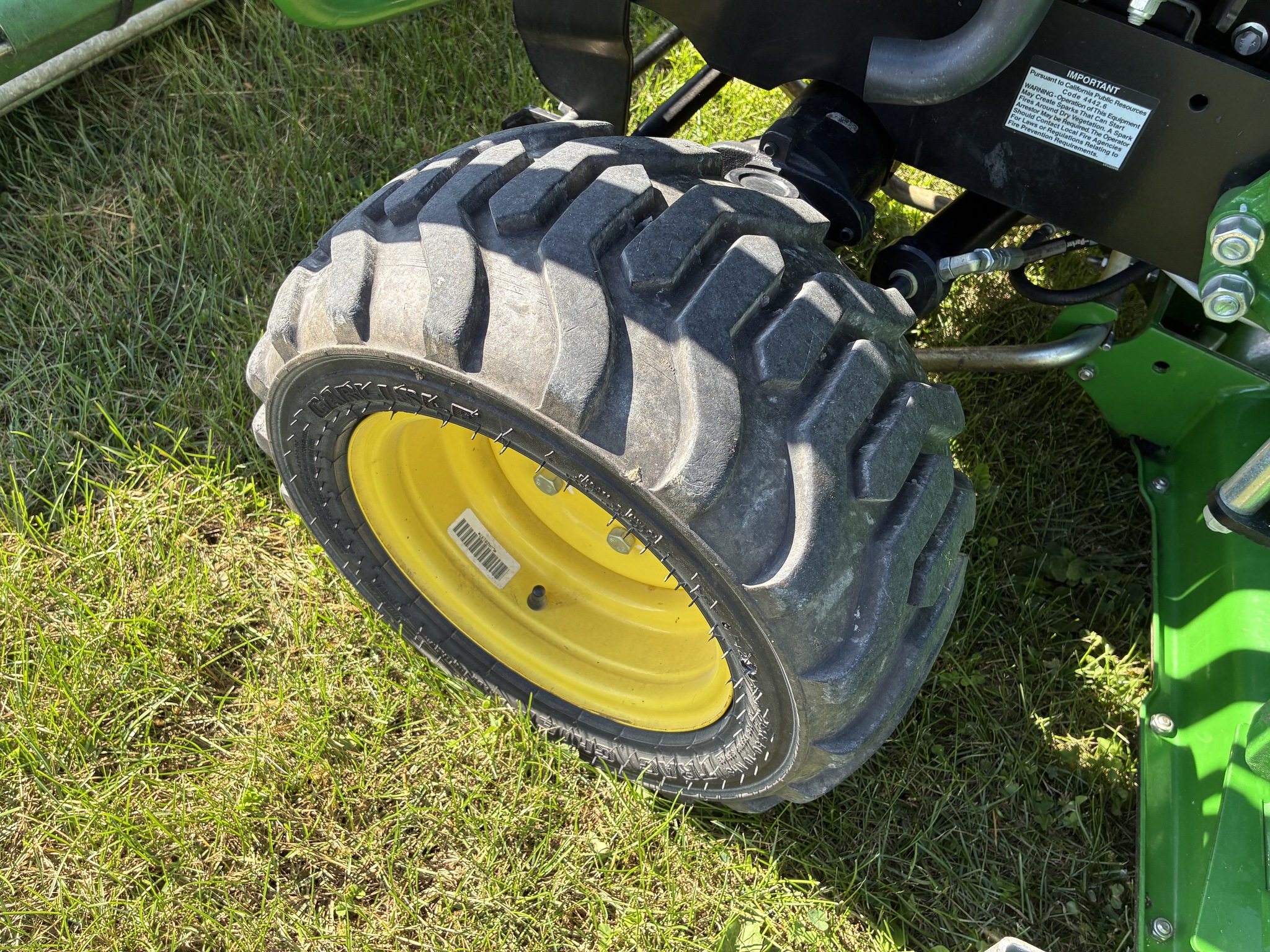 2016 John Deere 1025R Image 21