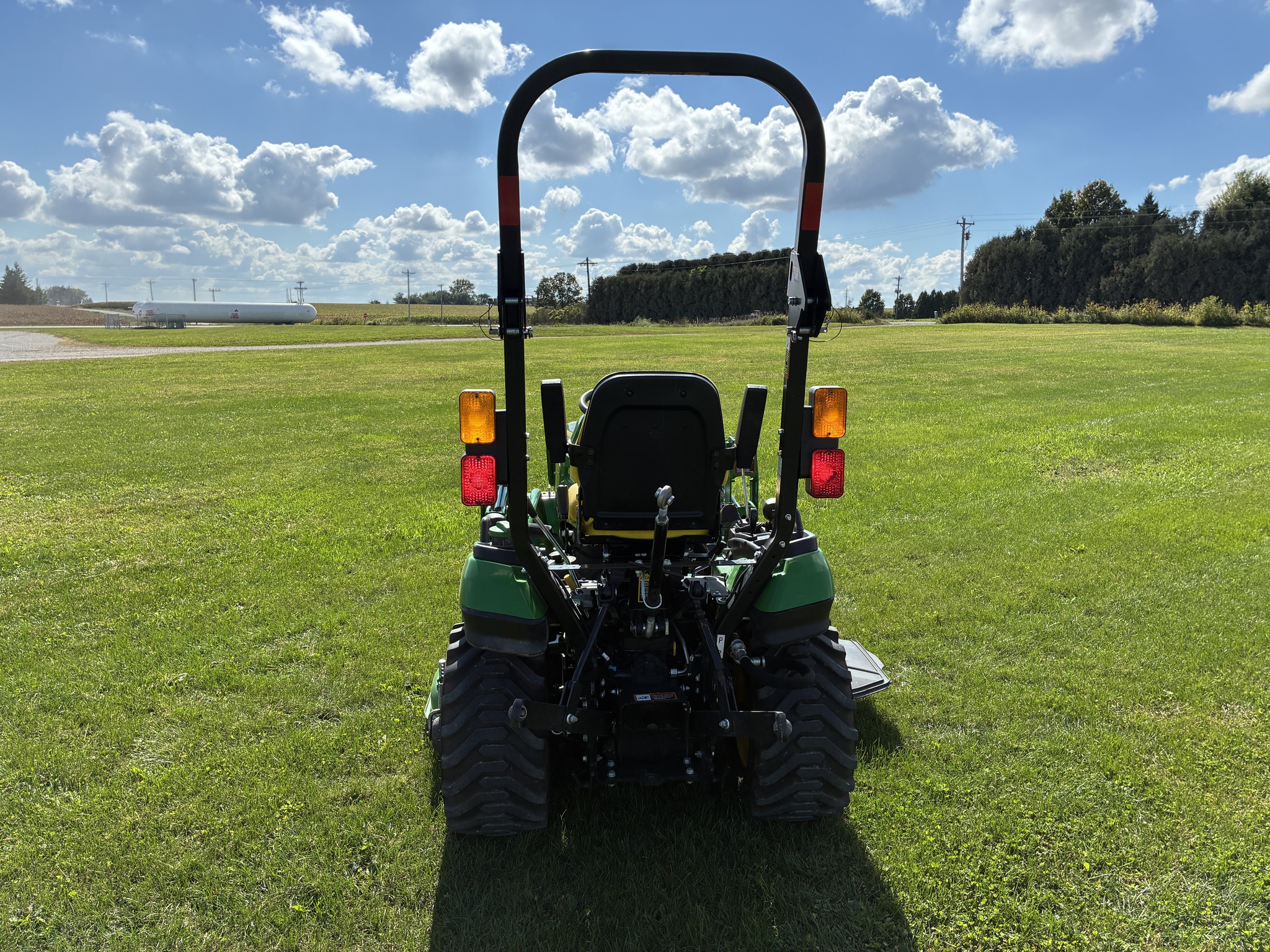 2016 John Deere 1025R Image 4