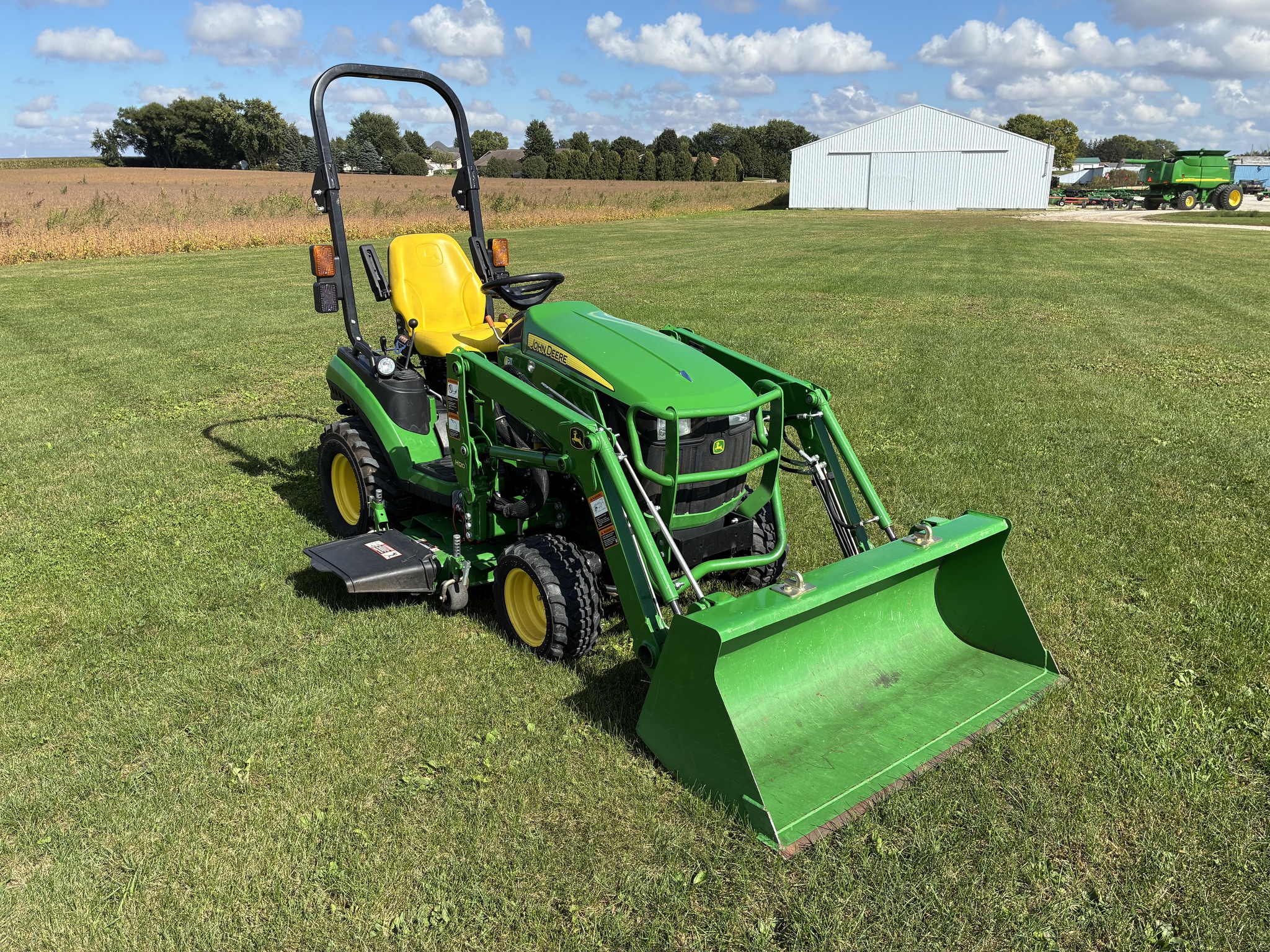 2016 John Deere 1025R Image 7