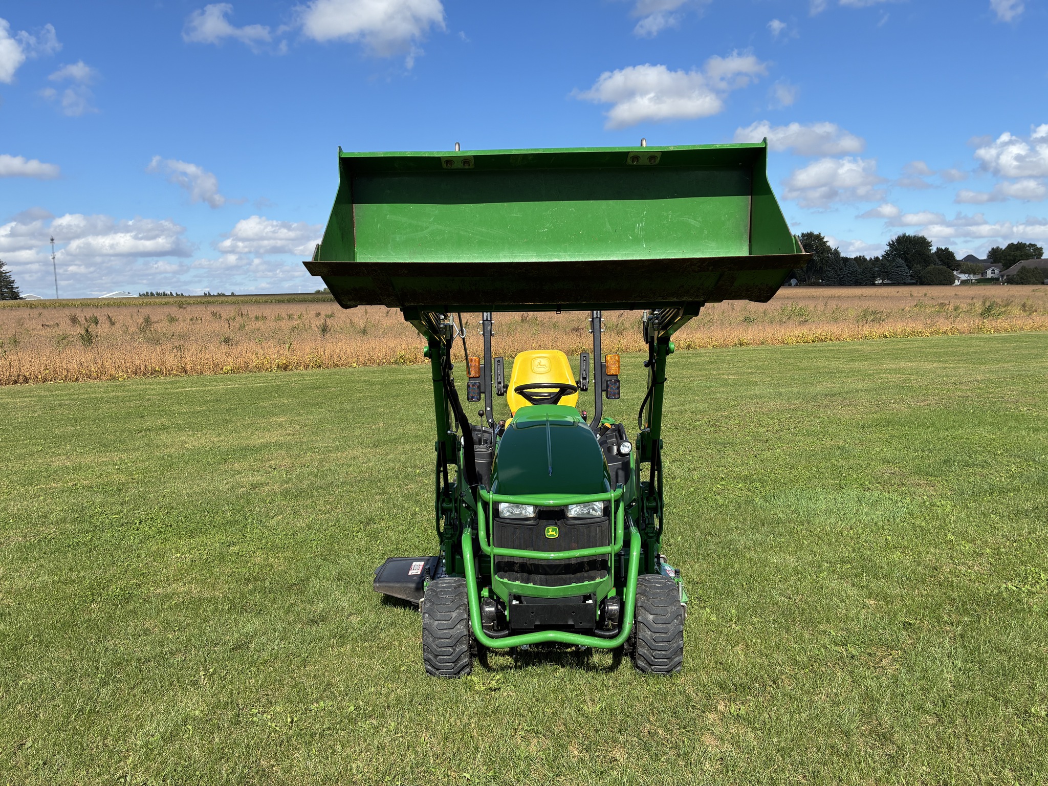 2016 John Deere 1025R Image 13