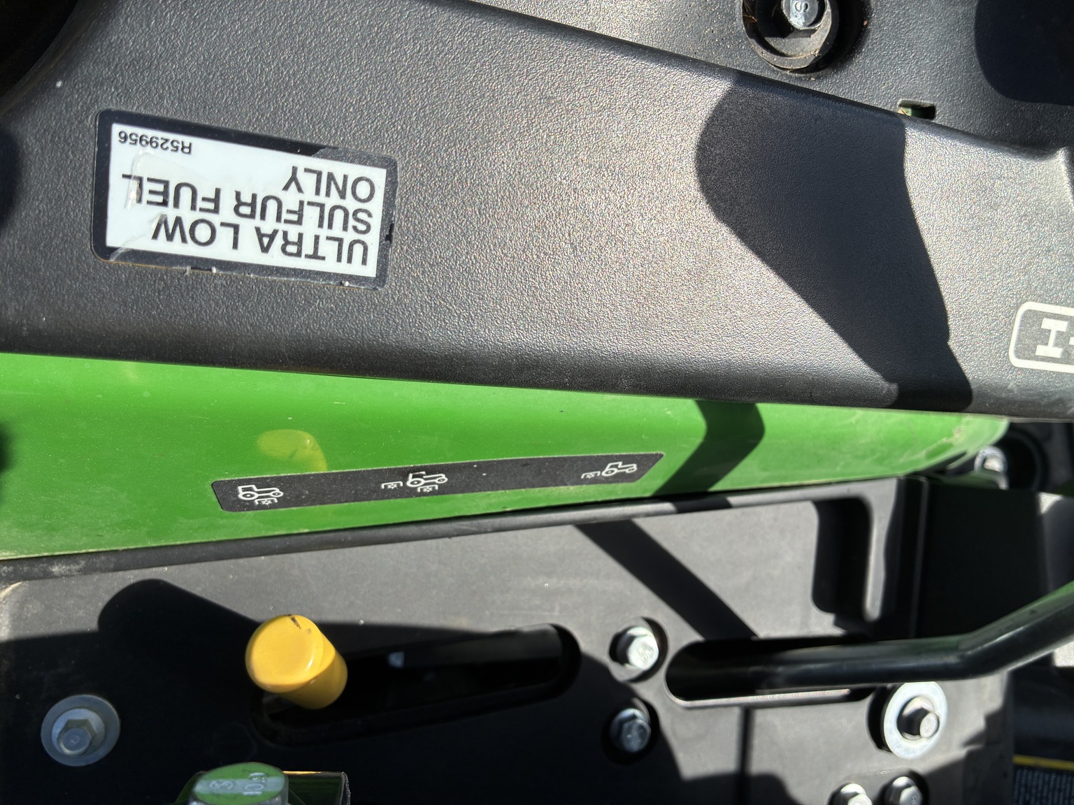 2016 John Deere 1025R Image 26