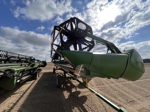 Used 2009 John Deere 635D Combine Platforms at Horizon Ag & Turf in Lloydminster, AB - Photo2
