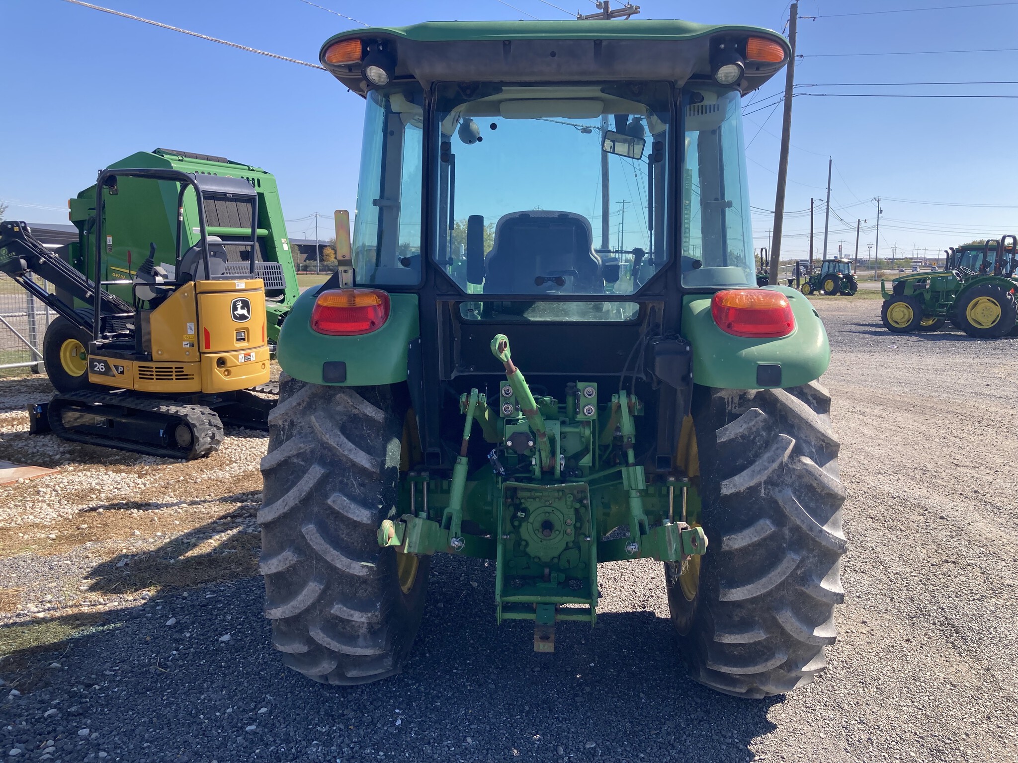 2015 John Deere 5075E Image 5