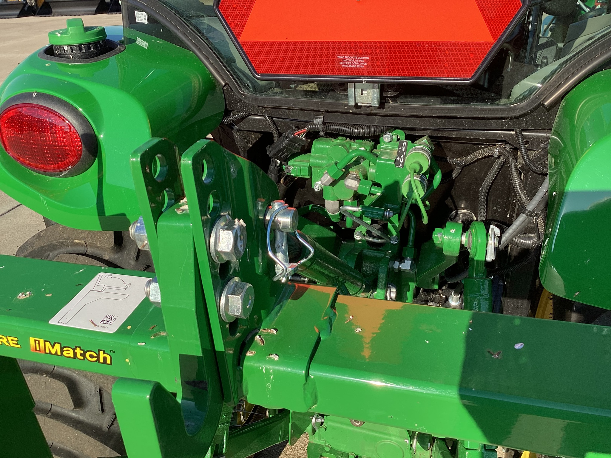 2025 John Deere 3039R Image 8