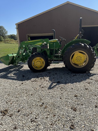 Photo of 2023 John Deere 5067E