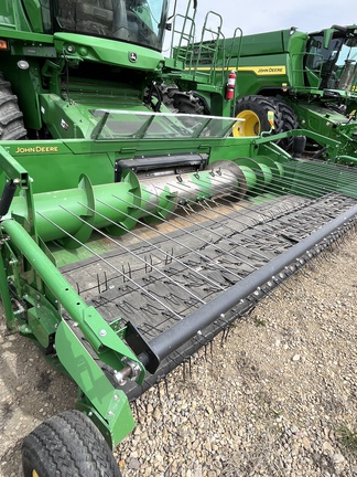 Used 2016 John Deere S680 Combines at Horizon Ag & Turf in Falher, AB - Photo5