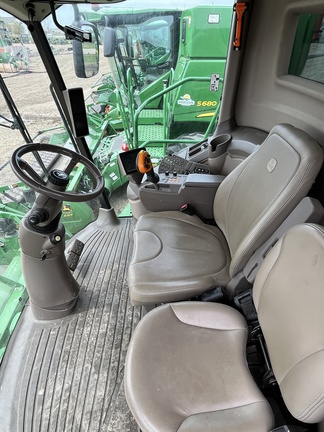 Used 2016 John Deere S680 Combines at Horizon Ag & Turf in Falher, AB - Photo13