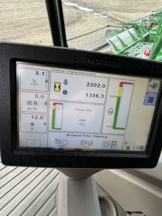 Used 2016 John Deere S680 Combines at Horizon Ag & Turf in Falher, AB - Photo14