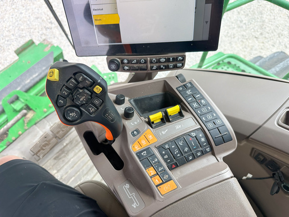 2024 John-Deere S780